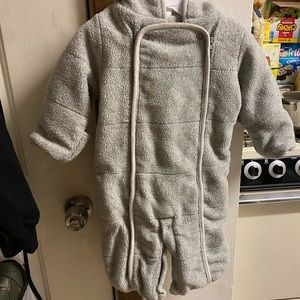 Gap snow suit